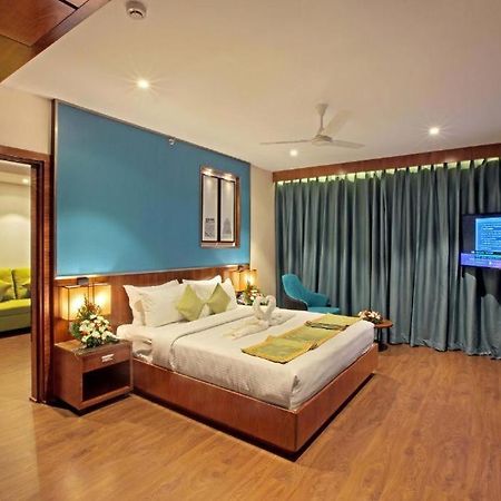 Hotel Ceasar Palace Thodupuzha المظهر الخارجي الصورة