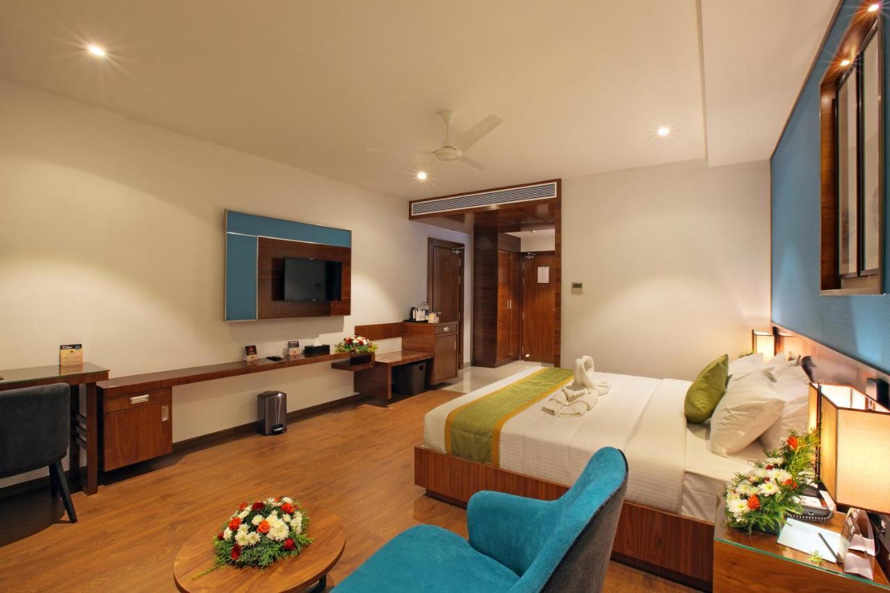 Hotel Ceasar Palace Thodupuzha المظهر الخارجي الصورة