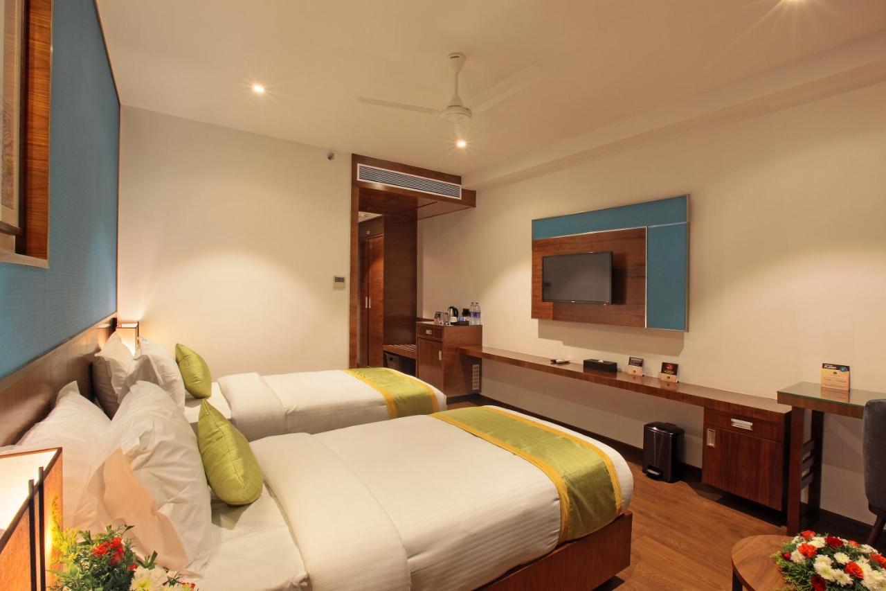 Hotel Ceasar Palace Thodupuzha المظهر الخارجي الصورة