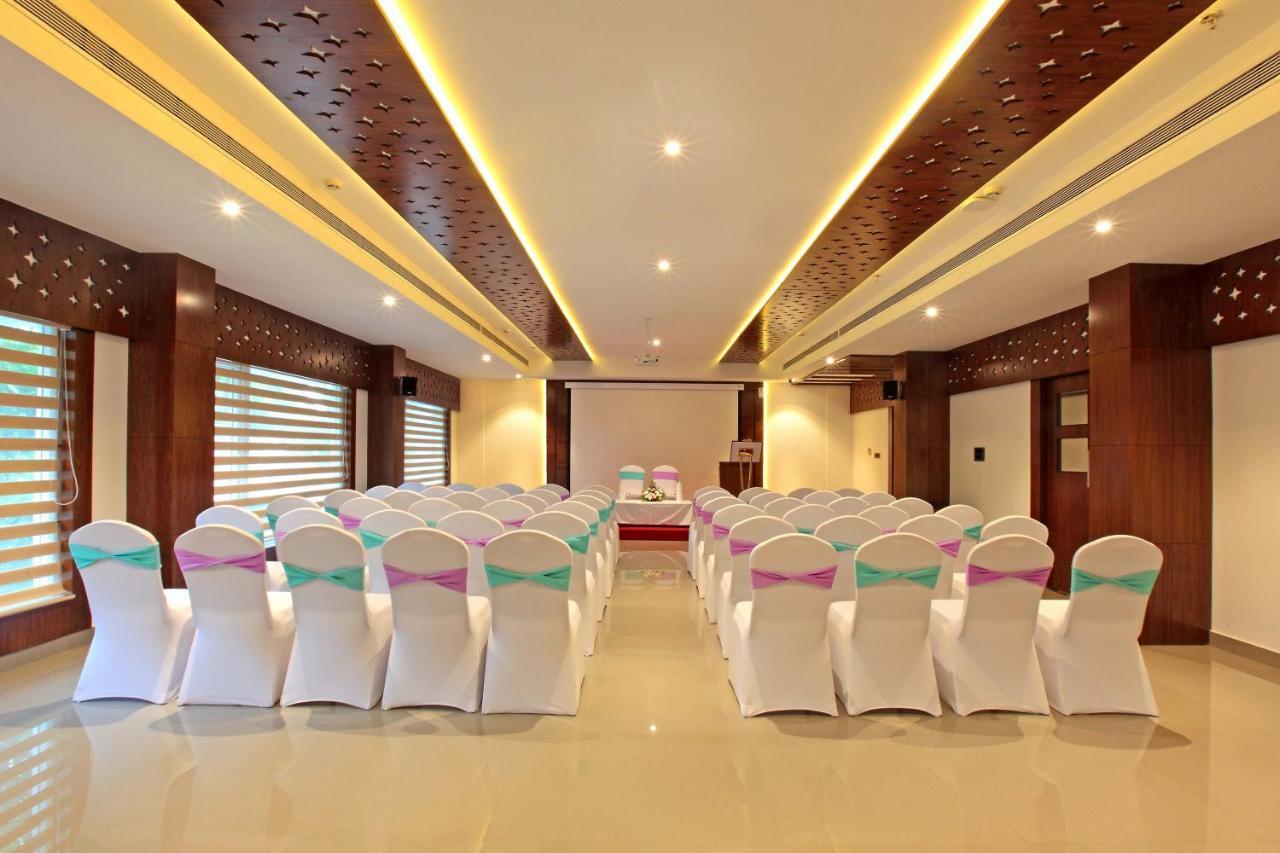 Hotel Ceasar Palace Thodupuzha المظهر الخارجي الصورة