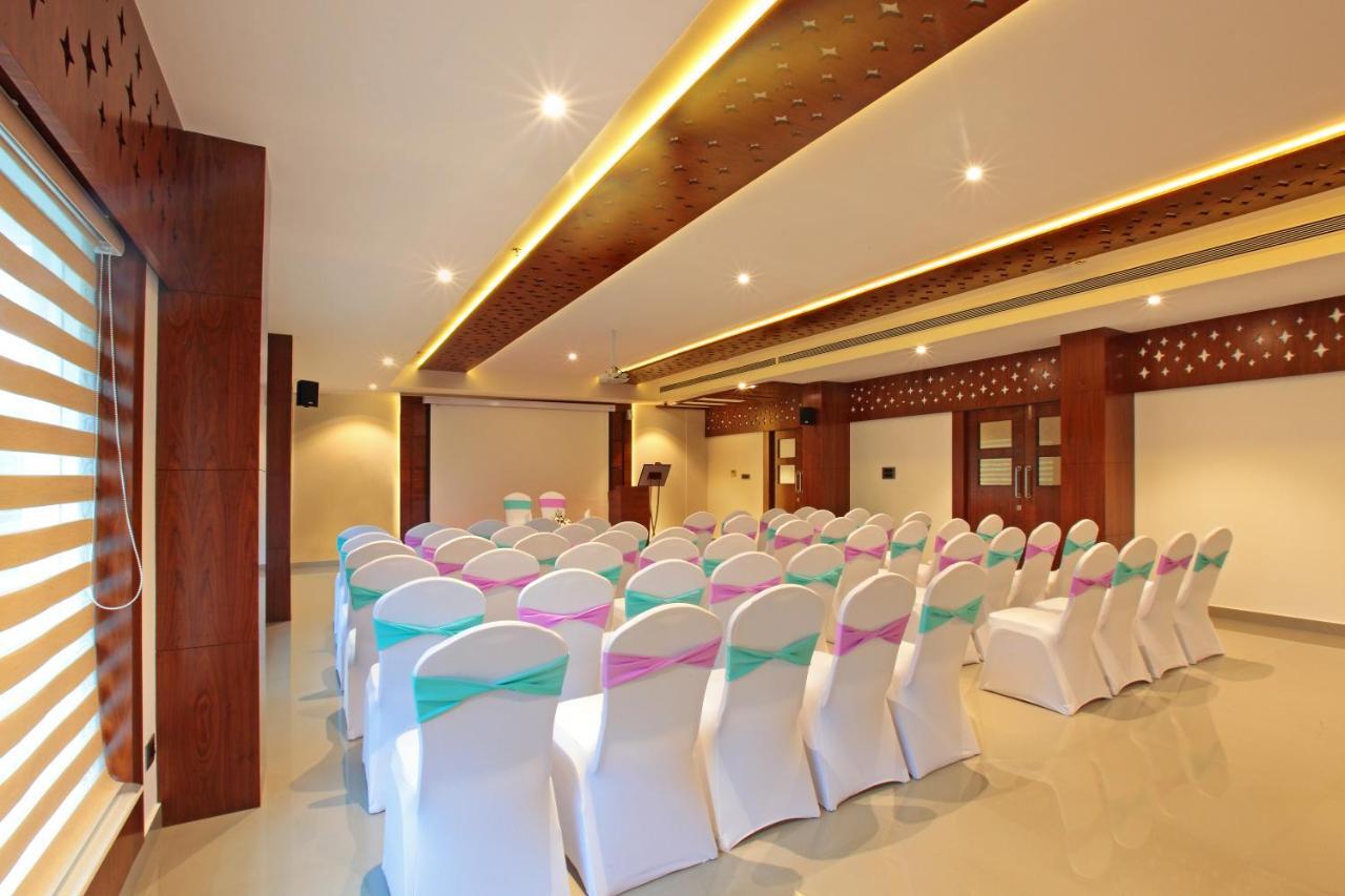 Hotel Ceasar Palace Thodupuzha المظهر الخارجي الصورة
