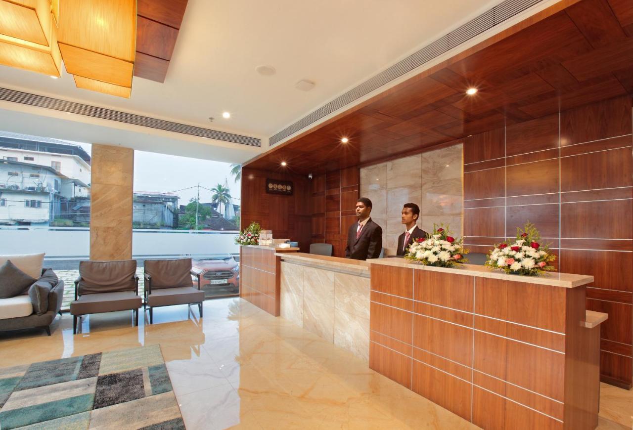 Hotel Ceasar Palace Thodupuzha المظهر الخارجي الصورة