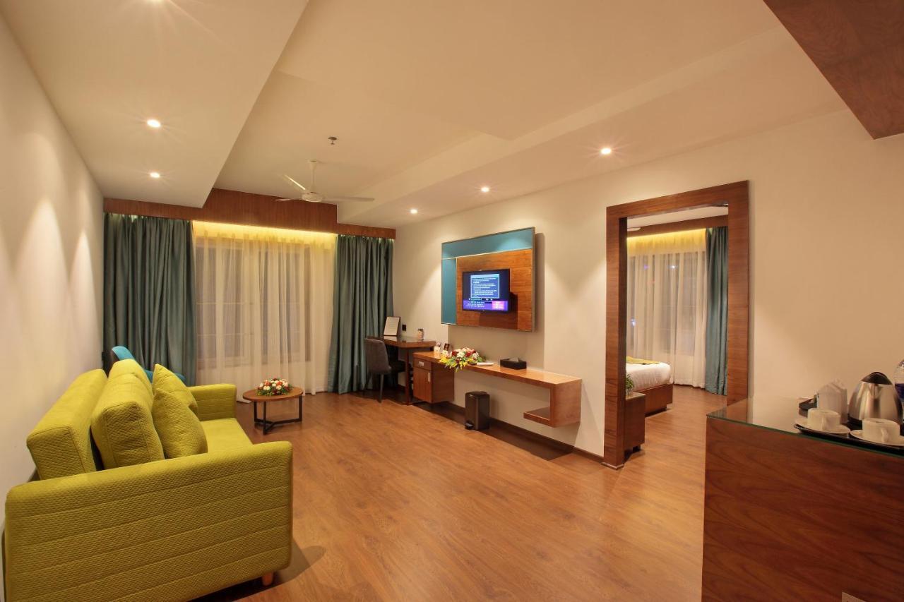 Hotel Ceasar Palace Thodupuzha المظهر الخارجي الصورة